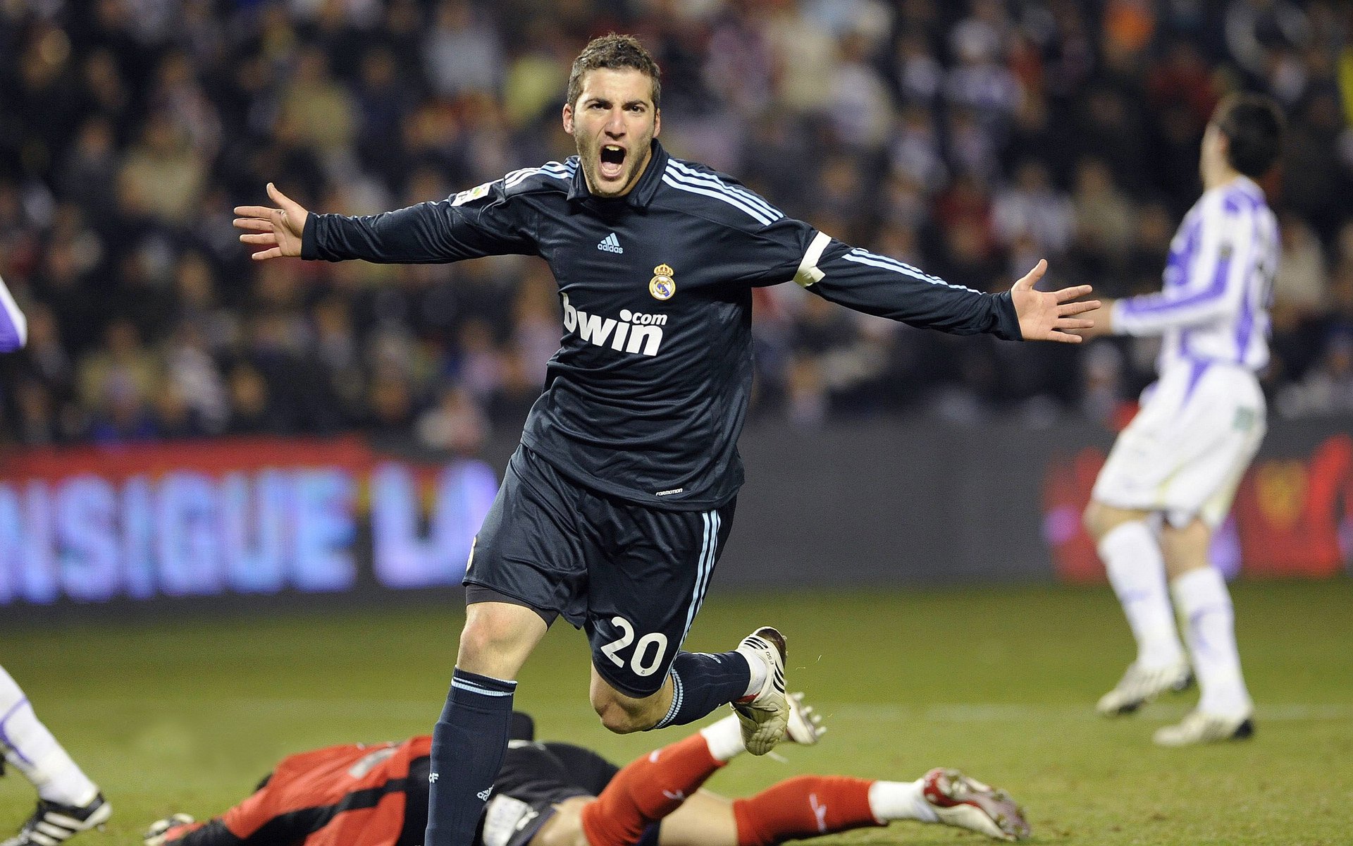 恩波利围绕核心组织构建进攻体系，恩波利队